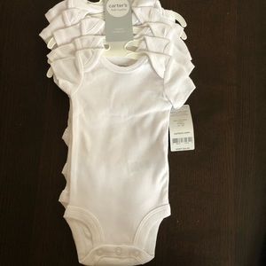 NWT - Carter’s 5 pack bodysuits - Newborn